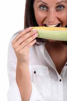 女人吃玉米结实的矮