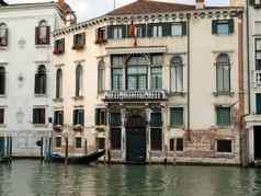 威尼斯精致的古董建筑运河大