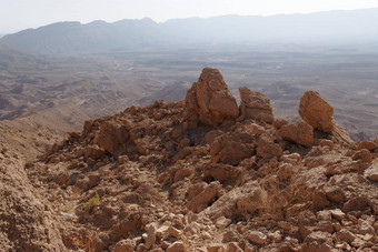 锯齿状的岩石Rim沙漠峡谷小火山口<strong>马赫特</strong>什儿子说内盖夫沙漠以色列