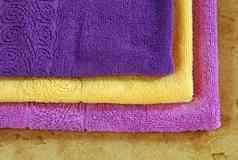 色彩斑斓的毛巾