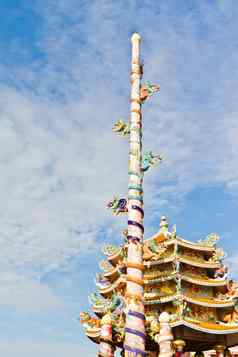 中国人神社美丽的中国人寺庙龙雕像