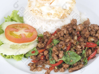 泰国食物猪肉罗勒