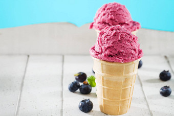蓝莓冰奶油前面