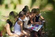 孩子们教育孩子们女孩阅读书公园