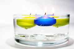 彩色的海里沉沉浮浮蜡烛水水滴