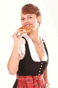巴伐利亚女人椒盐卷饼手