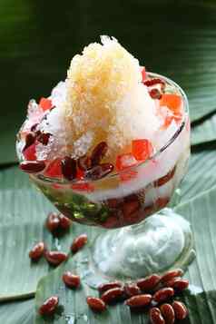 混合冰水果菜混在一起印尼冷饮料甜点
