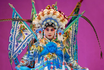 漂亮的中国人歌剧女演员传统的<strong>服</strong>装