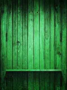 绿色木面板架子上垂直