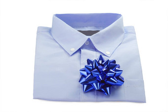 蓝色的衬衫丝带