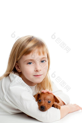 金发碧眼的孩子女孩迷你品宠物吉祥物狗