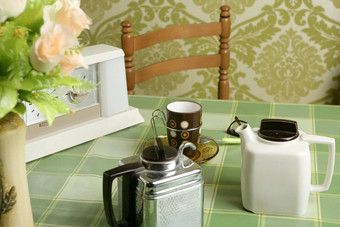咖啡机复古的厨房绿色桌布