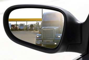 后视镜车开车镜子超车大卡车