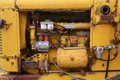 柴油黄色的拖拉机卡车引擎细节