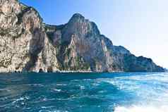 崎岖的悬崖下降Mediterannean海卡普里意大利