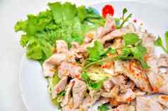 辣的猪肉沙拉泰国风格食物