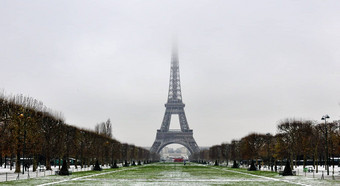 巴黎法国埃菲尔铁塔塔长视图