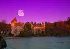 城堡月亮