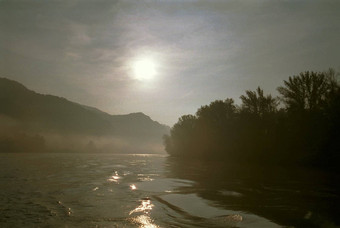 日出多瑙河河