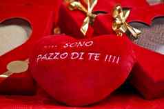 红色的心单词爱意大利语言