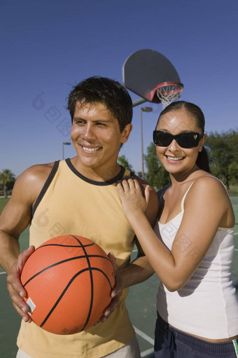 夫妇篮球法院