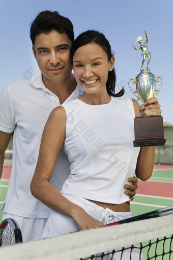 网球球员持有奖杯