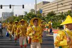 performer-in-parade