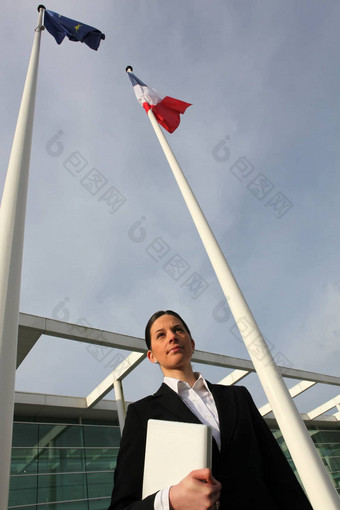 女人站法国欧洲旗杆