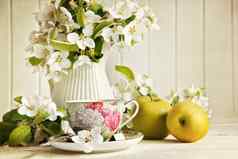 茶杯花花朵绿色苹果