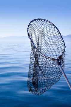 钓鱼着陆网蓝色的海