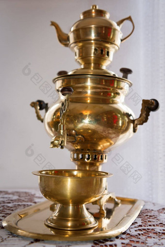 传统的俄罗斯茶壶