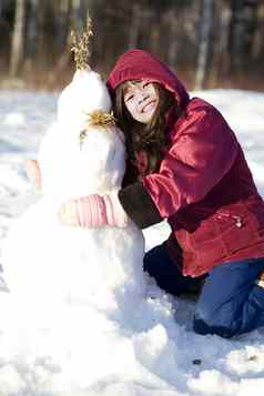女孩玩雪