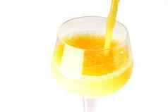 新鲜的明亮黄色的橙色汁