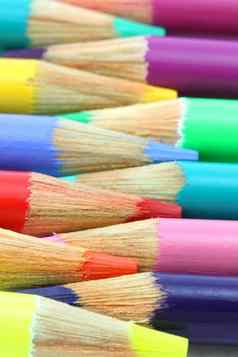 铅笔蜡笔水平彩虹颜色