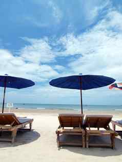 海滩椅子伞海滩华欣泰国