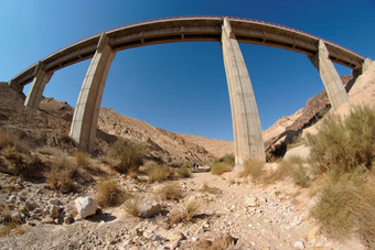 菲斯盖耶视图桥沙漠大火山口<strong>马赫特</strong>什Gadol以色列的内盖夫沙漠