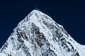 蒲森峰蓝色的天空喜马拉雅山脉尼泊尔