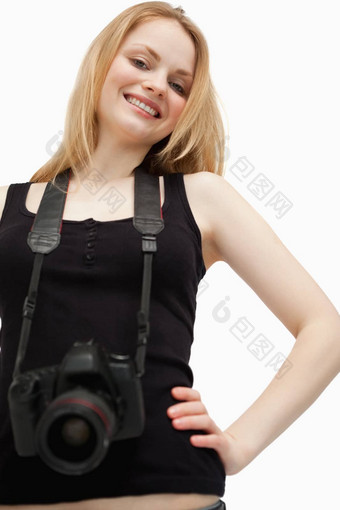 快乐的女人持有相机