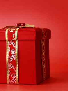 红色的圣诞节现在盒子