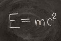 艾伯特爱因斯坦物理公式黑板上