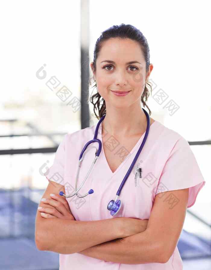 可爱的女doctorlooking相机