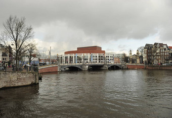 荷兰桥河道