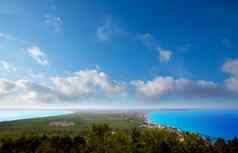 空中Formentera视图北南海滩