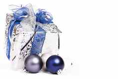 银圣诞节现在蓝色的丝带圣诞节球