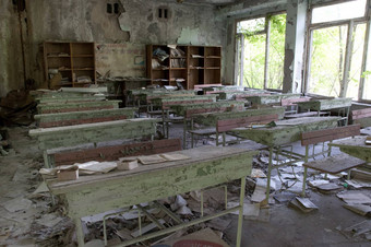 被遗弃的学校