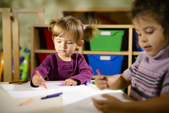 孩子们有趣的学龄前<strong>儿童画</strong>幼儿园