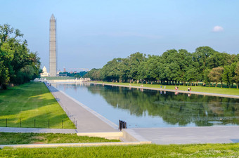 华盛顿纪念碑反映池华盛顿