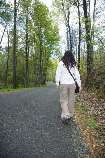 女人农村路