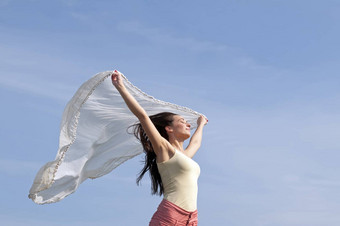 女人飞行围巾