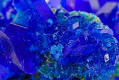 晶体蓝色的硫酸铜硫酸